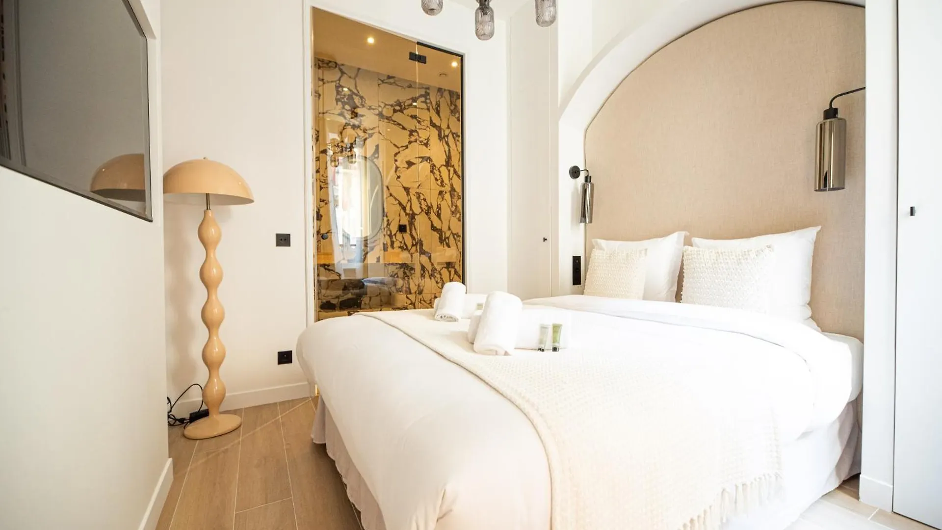 פריז Lovely & Romantic Suite Near Bastille 0*,
