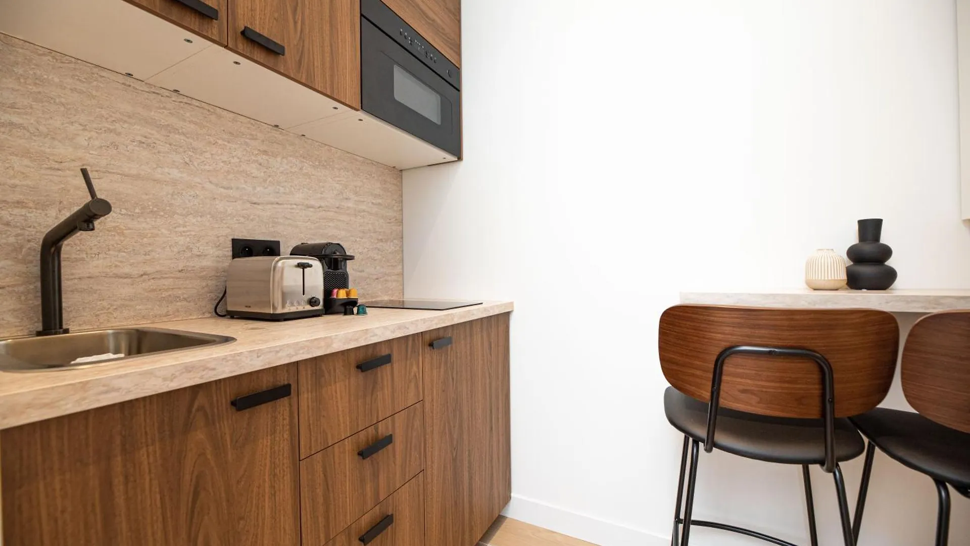 Lovely & Romantic Suite Near Bastille Paris